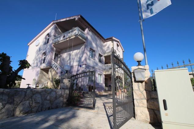 Apartments Helena Zadar Врси Экстерьер фото
